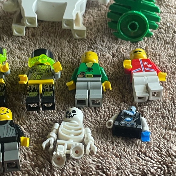 Colorful Building Block Figures Set - Picture 2 of 14